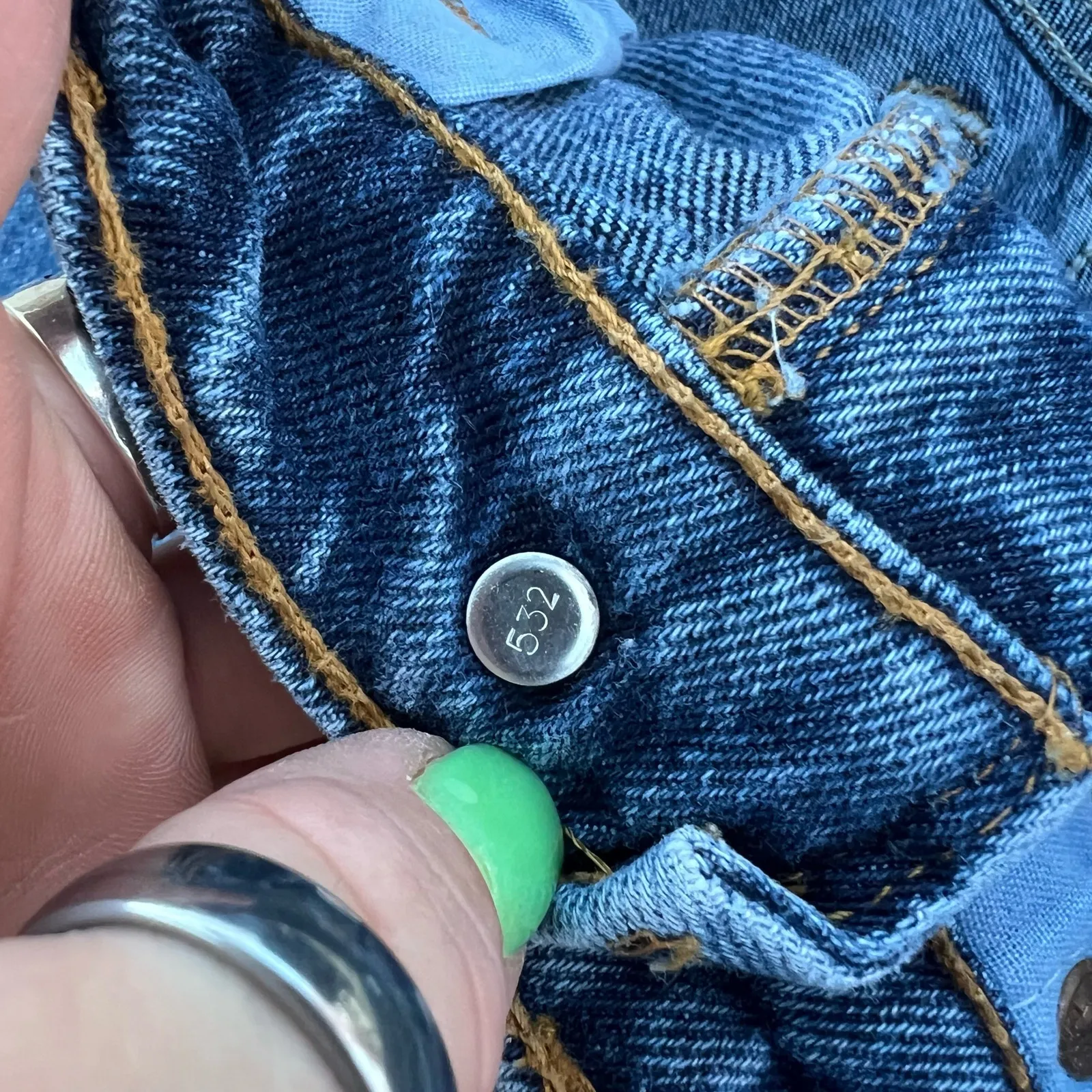 Vintage 90s Levi’s 561 hemmed Bermuda short jeans Ladies Size 4 MED - Image 5