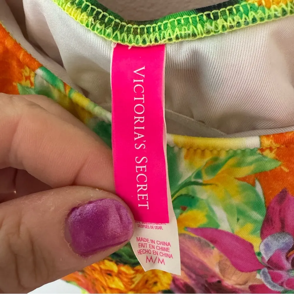 • Victoria’s Secret • Women’s tankini swim top size medium - Image 3