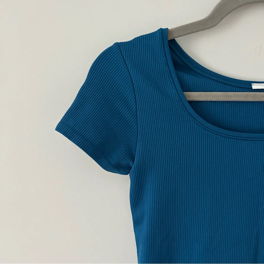 Athleta Aurora Ribbed Seamless Short Sleeve Crop Top Royal Blue M - Image 3