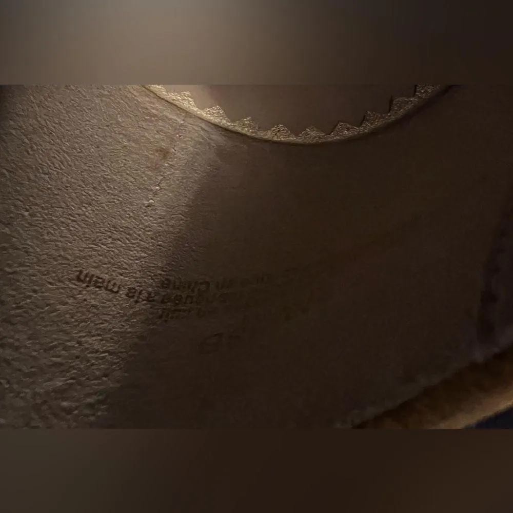 Karl Lagerfeld Paris | ladies suede slip on Nyea loafers. Size: 7.5M - Image 10