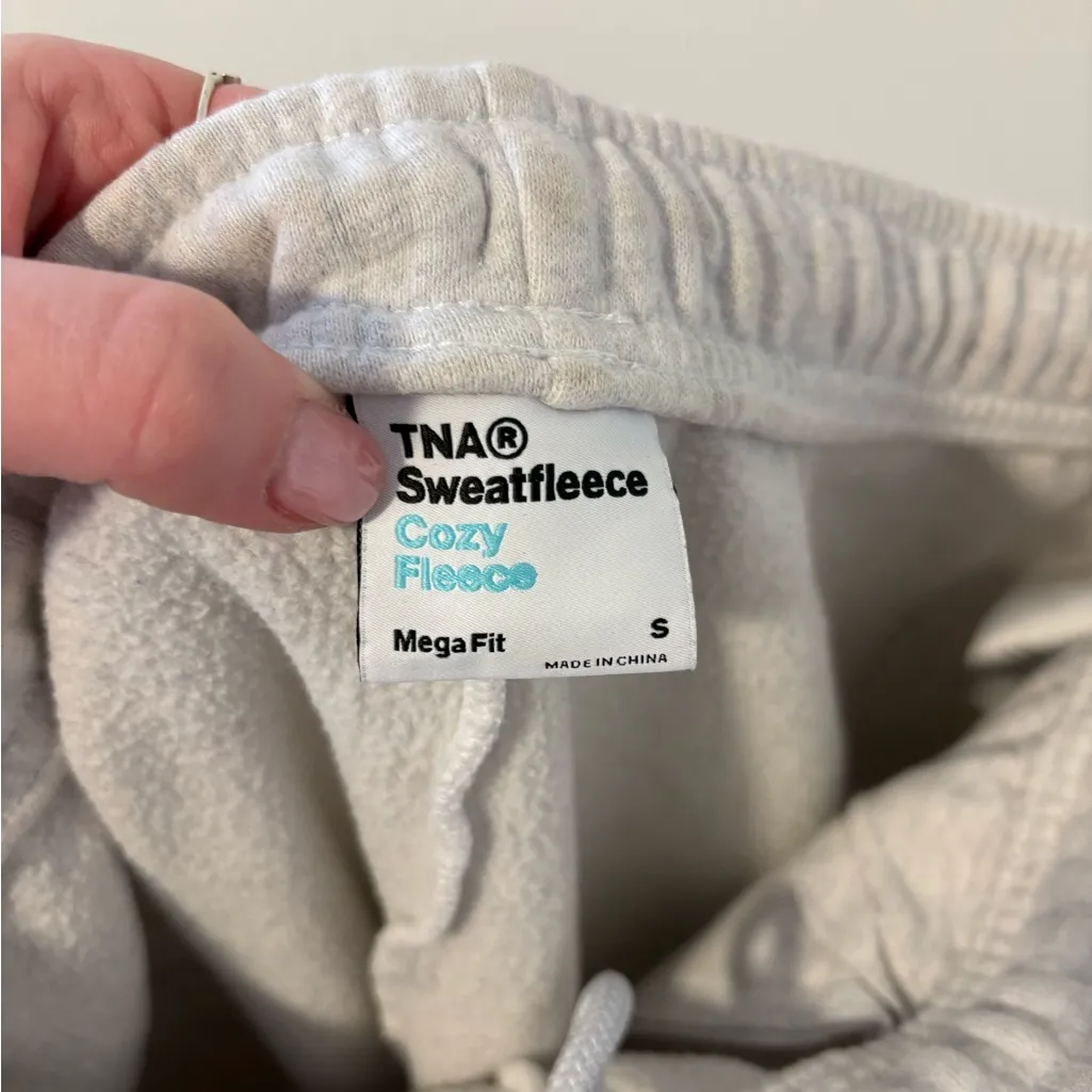 Aritzia TNA Sweat Fleece Joggers Small - Image 5