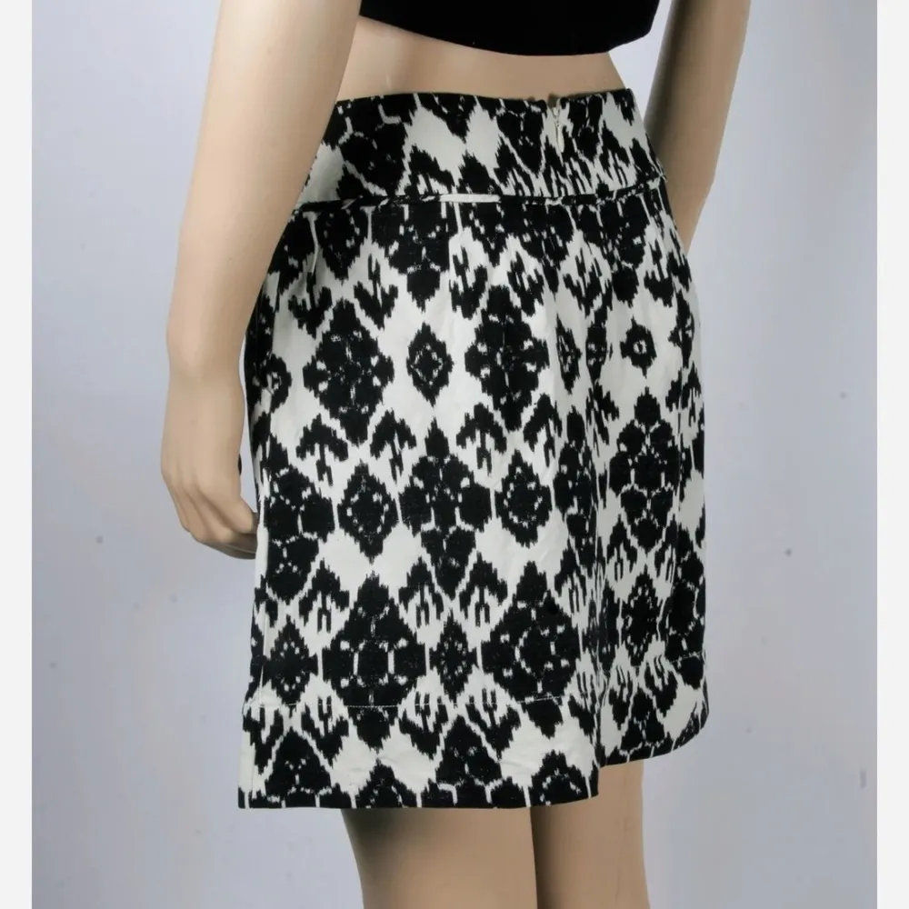 Ann Taylor Loft Skirt Ikat Print Mini Black White Classic Linen Pockets Size 6   - Image 4