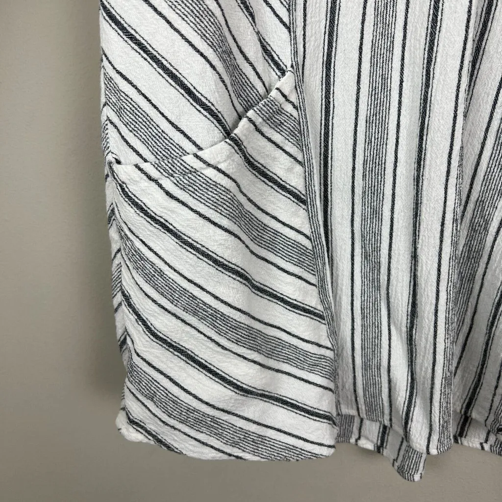 Soft Surroundings Tunic Top Womens Medium Gray White Stripe Pockets 3/4 Sleeve M - Image 4