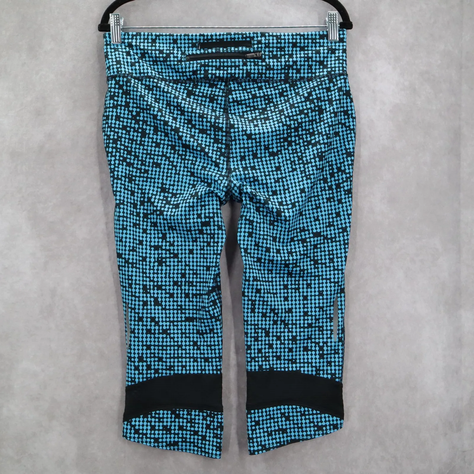 Under Armour Blue Black Dot Cropped Activewear Yoga Leggings Active Sports Large - Image 2