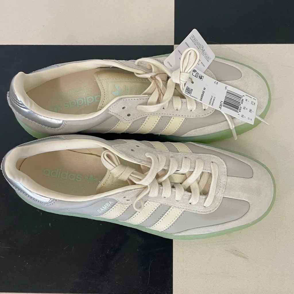 adidas Samba Sambae White Green Gum Sole Womens size 11 NWT Soccer - Image 2