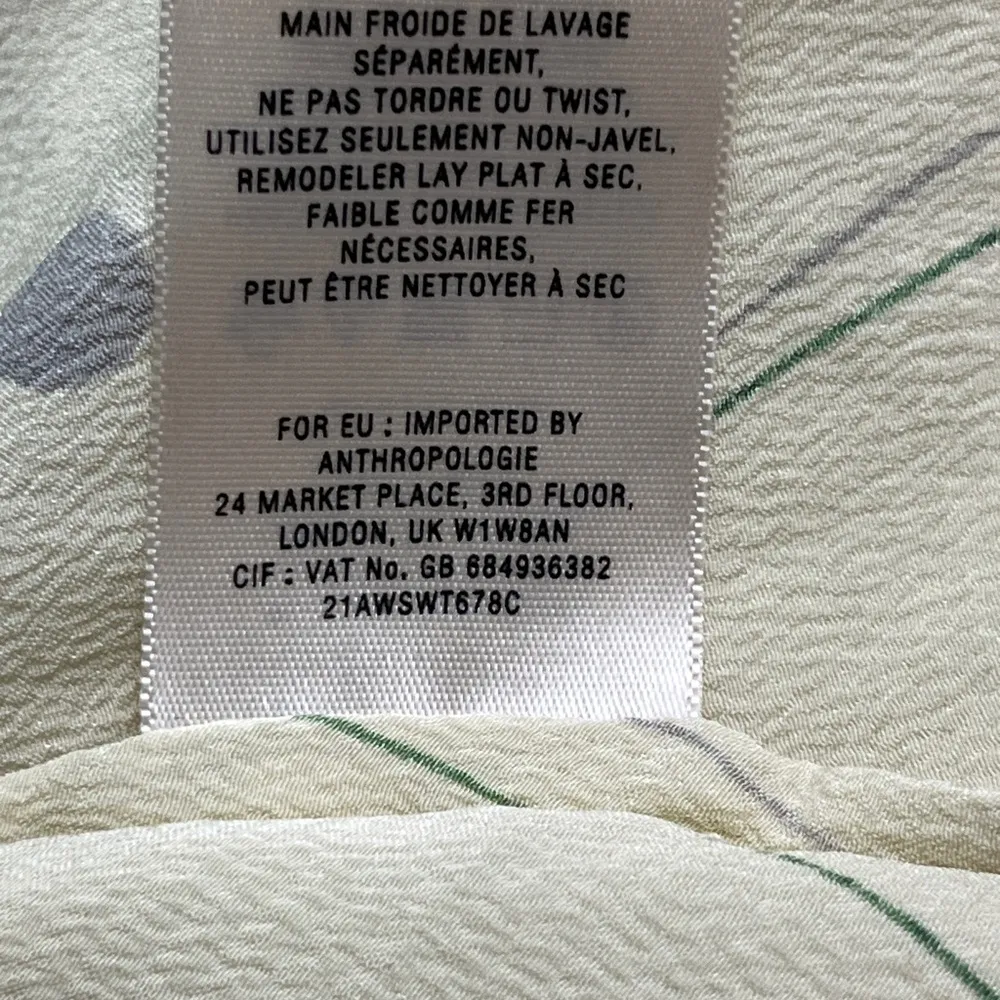 HD in Paris Anthropologie Silk Cream Print Top Size 00 Flutter Sleeve Scoop Neck - Image 7