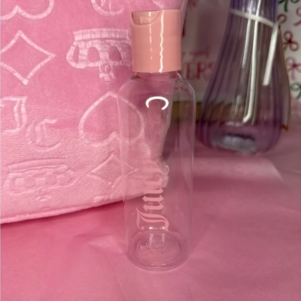 Juicy Couture makeup bag - Image 3