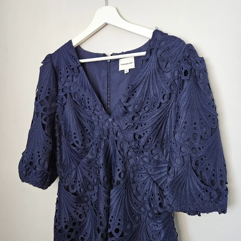 Adelyn Rae Harper Lace Mini Dress Cocktail Scallop Navy Blue Empire-waist V-neck - Image 3