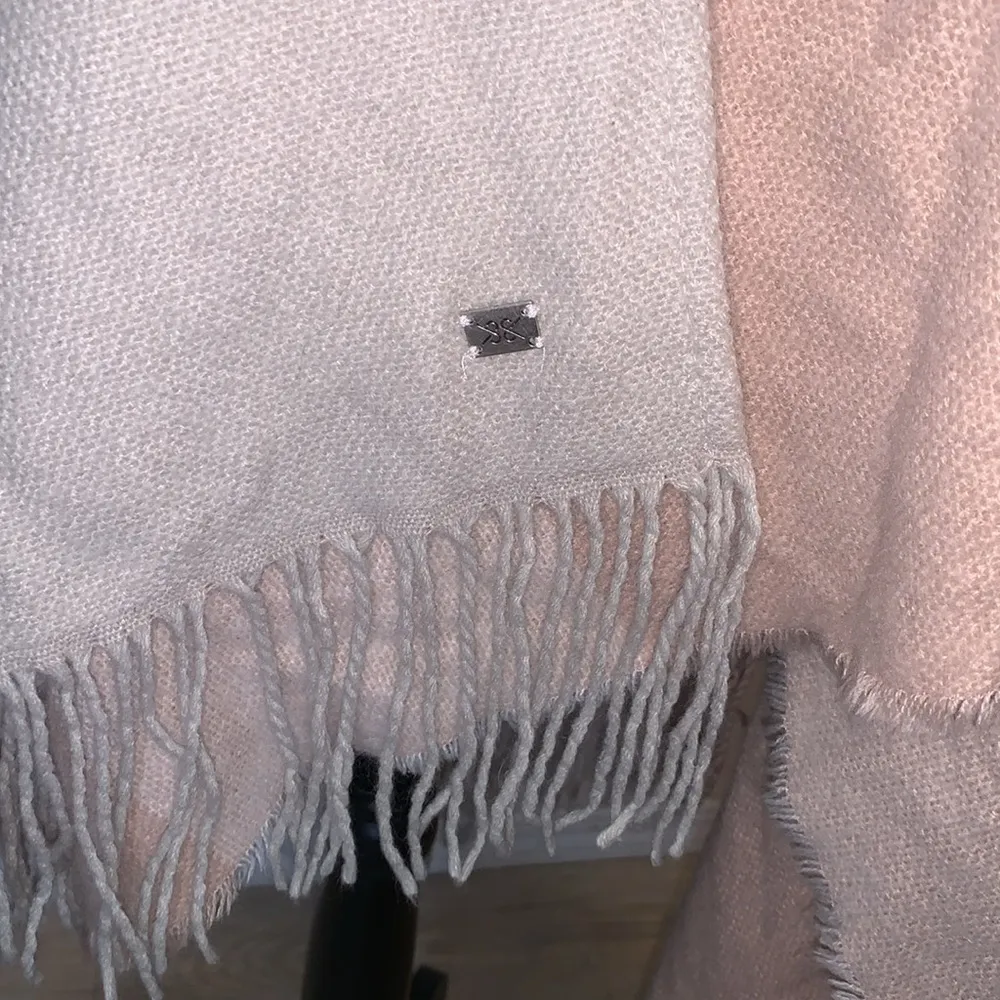 Soia & Kyo Scarfigan Taupe Pink Knit Colorblock Fringe Wrap Scarf Cardigan - Image 4