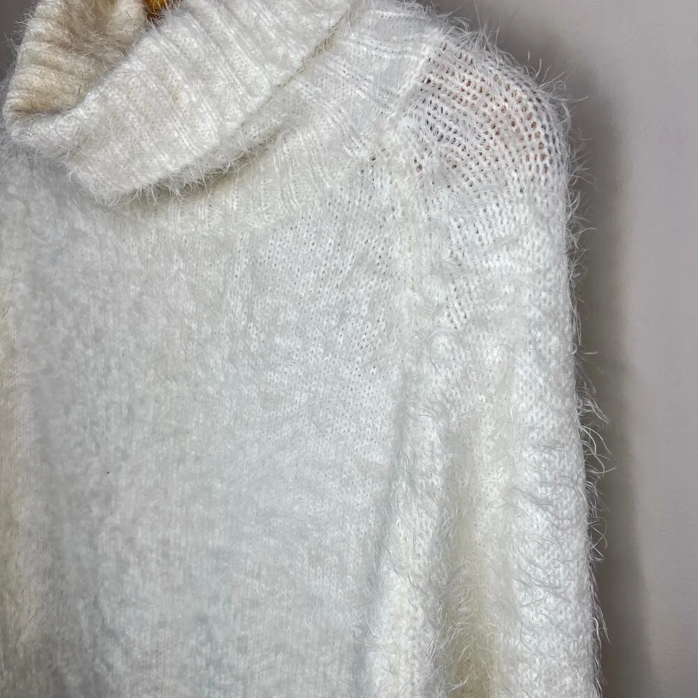 Goldie Fuzzy Soft Cream Chenille Turtleneck Sweater Size S/M Winter Cozy Classic - Image 5