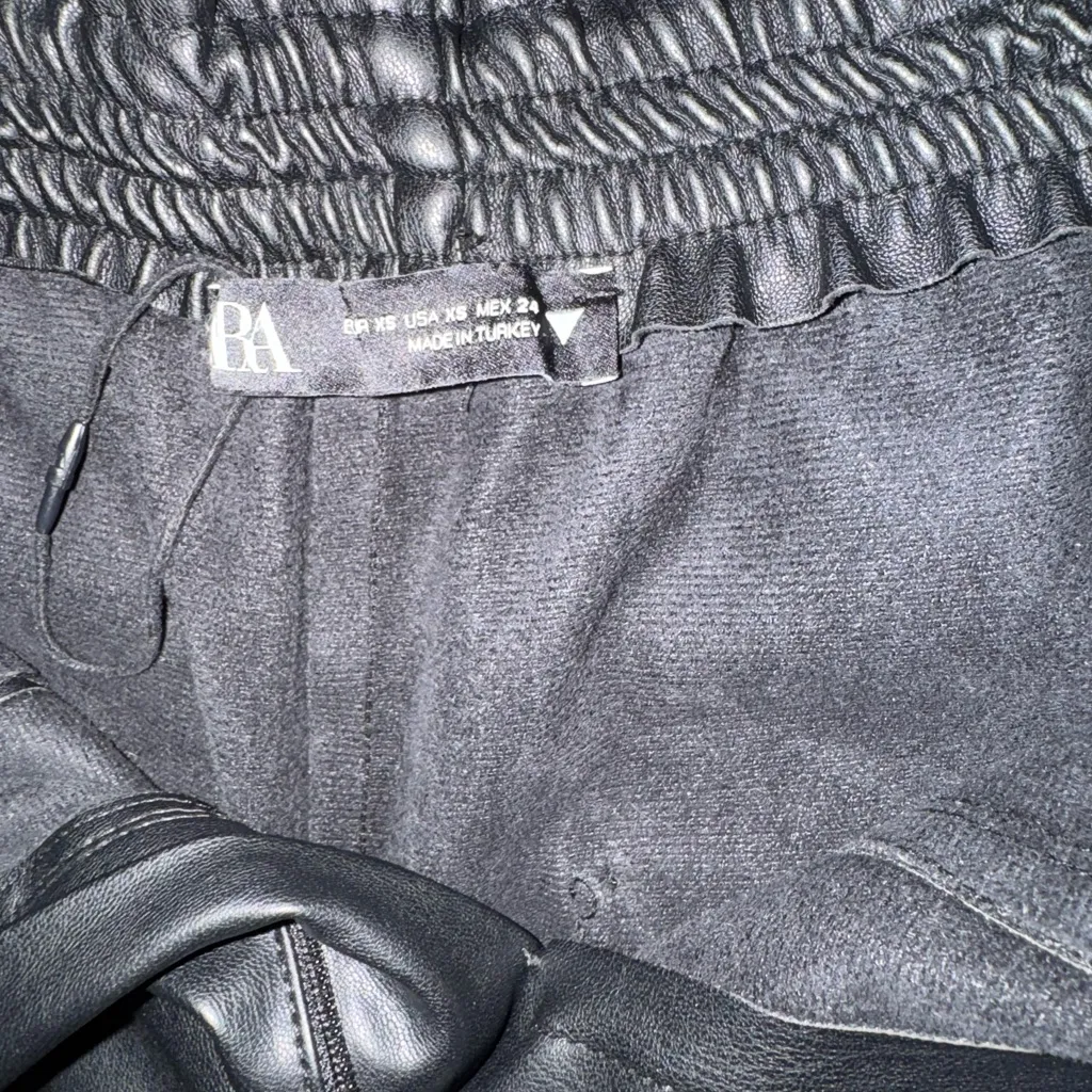 ZARA High-Waisted Black Leather Shorts - Image 3