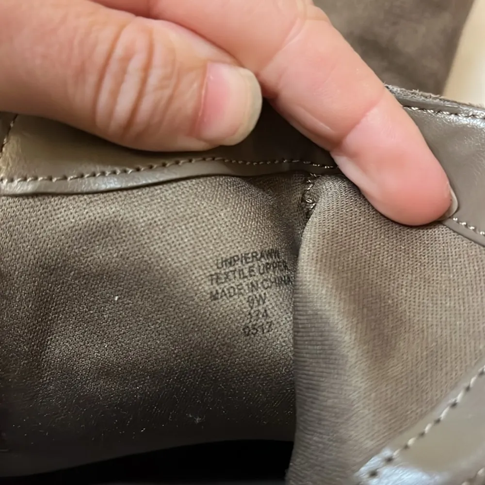 Unisa women’s booties‎ zip up size 9W - Image 6