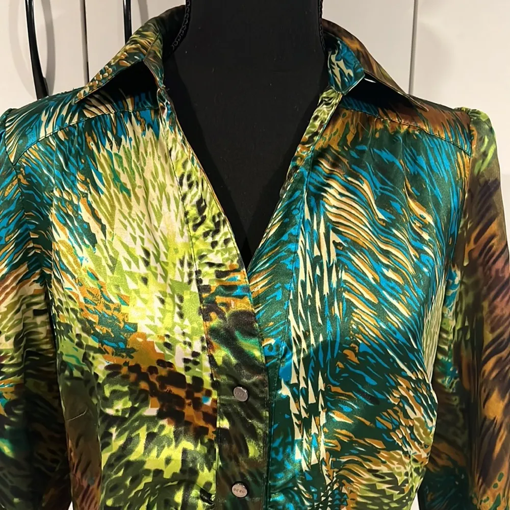 BCBGMAXAZRIA  shirt .‎ Size M - Image 2