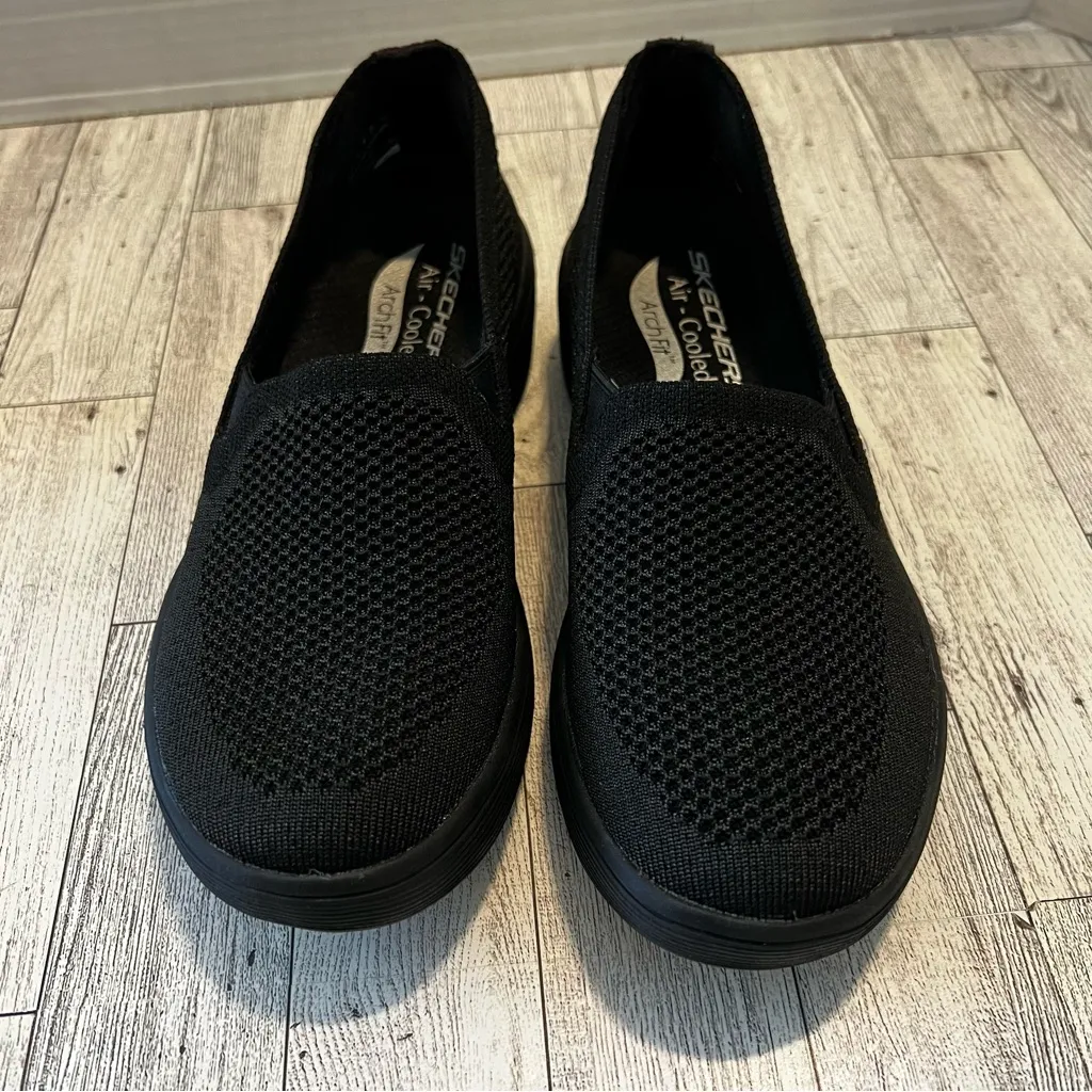 SKECHERS Relaxed Fit Arch Fit Laguna Adore Her Black Sneaker size 6M - Image 3