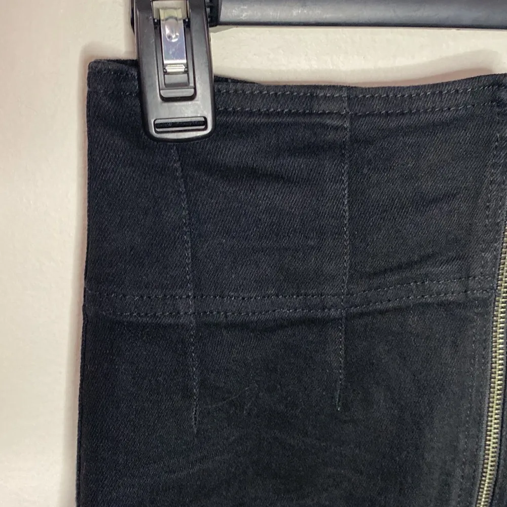 Free People Virgo High Waisted Front Zipper Denim Mini Skirt in black size 26 - Image 5