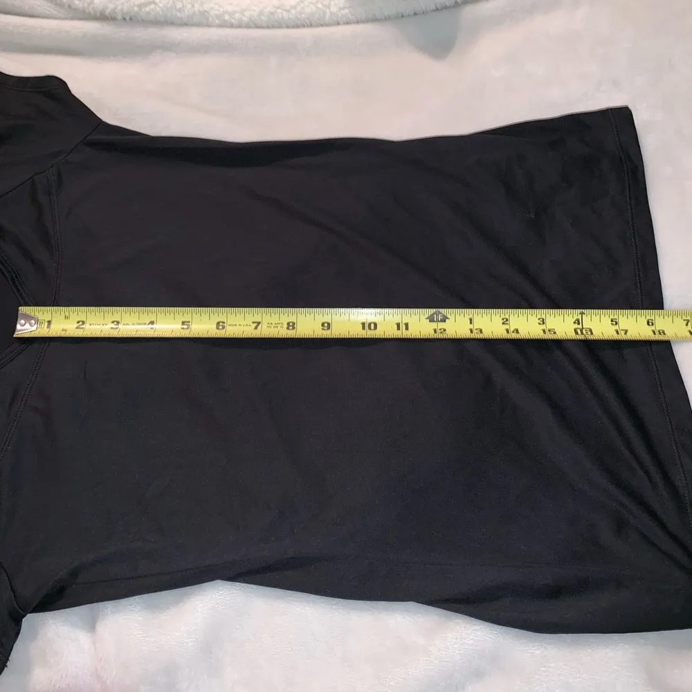 NWOT Columbia active shirt Black V Neck - Image 4