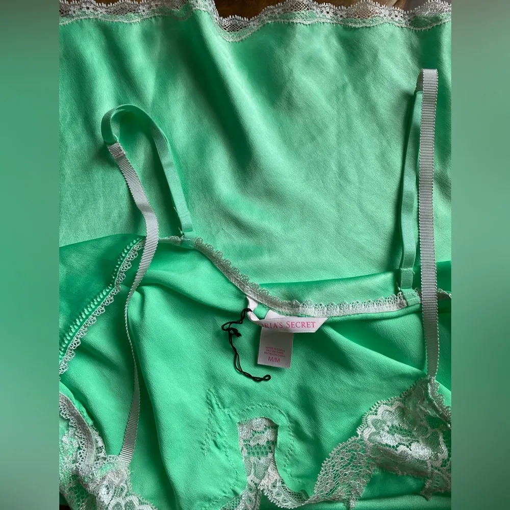 Victoria’s Secret sleep gown. - Image 2