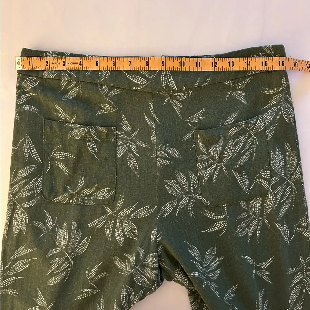 LE LIS - 2-Piece Midriff Crop Top Pant Set - Green Leaves - Women’s Size LARGE - Image 12