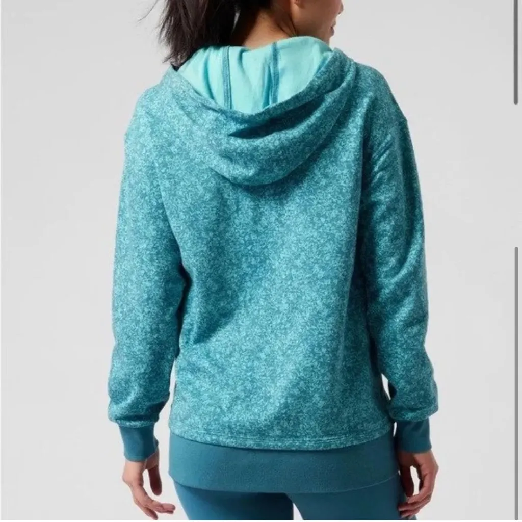 Athleta Woman's Teal Blue Hooded Sweatshirt Size Medium - Image 3