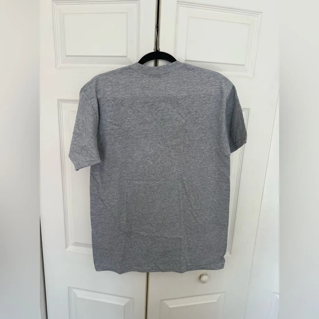 NWOT University of Alabama Gray and Red T-Shirt Collegiate University Letters - Image 6