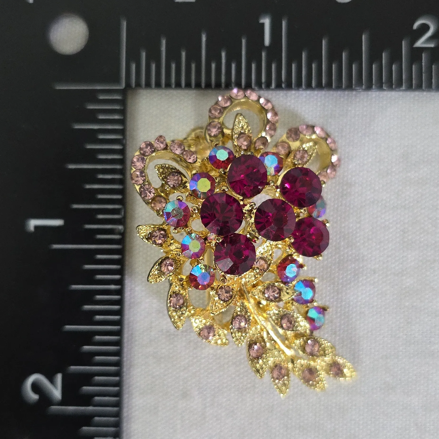 Vintage Gold Brooch Pin with Pink And Fuchia AB Stones - Image 6