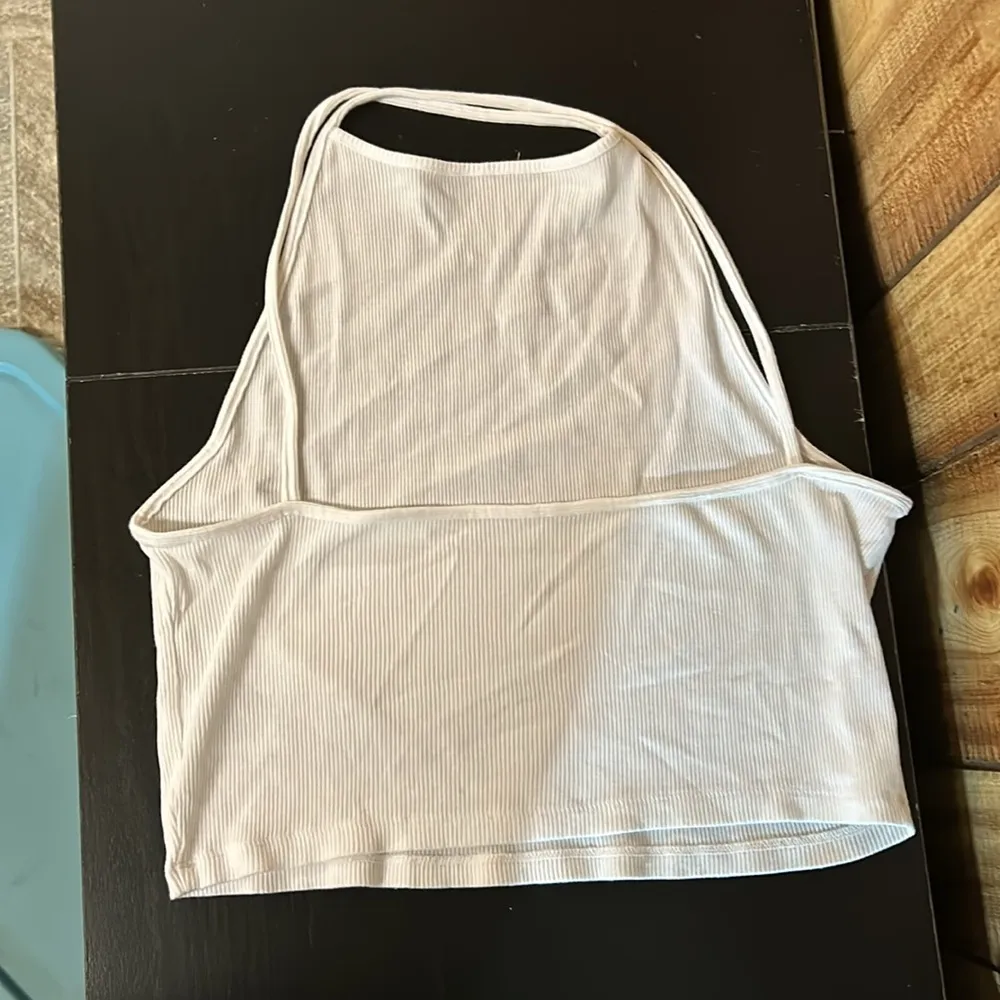 Like new American Eagle Large Halter White Crop top - Image 3