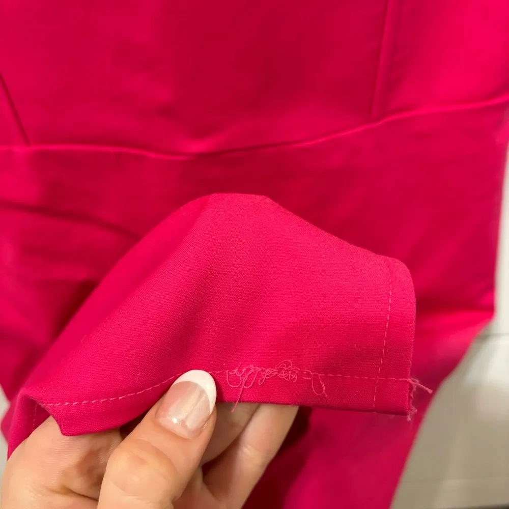 Oliviah Bustier Mini Dress in Hot Pink
SUPERDOWN - Image 7