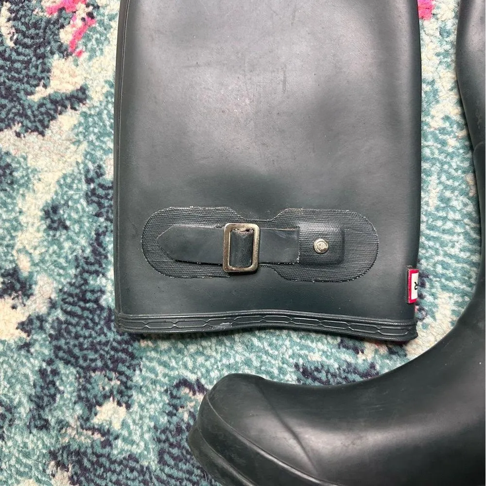 Hunter Women's Original Tall Rain Boots in Navy Blue - Image 4