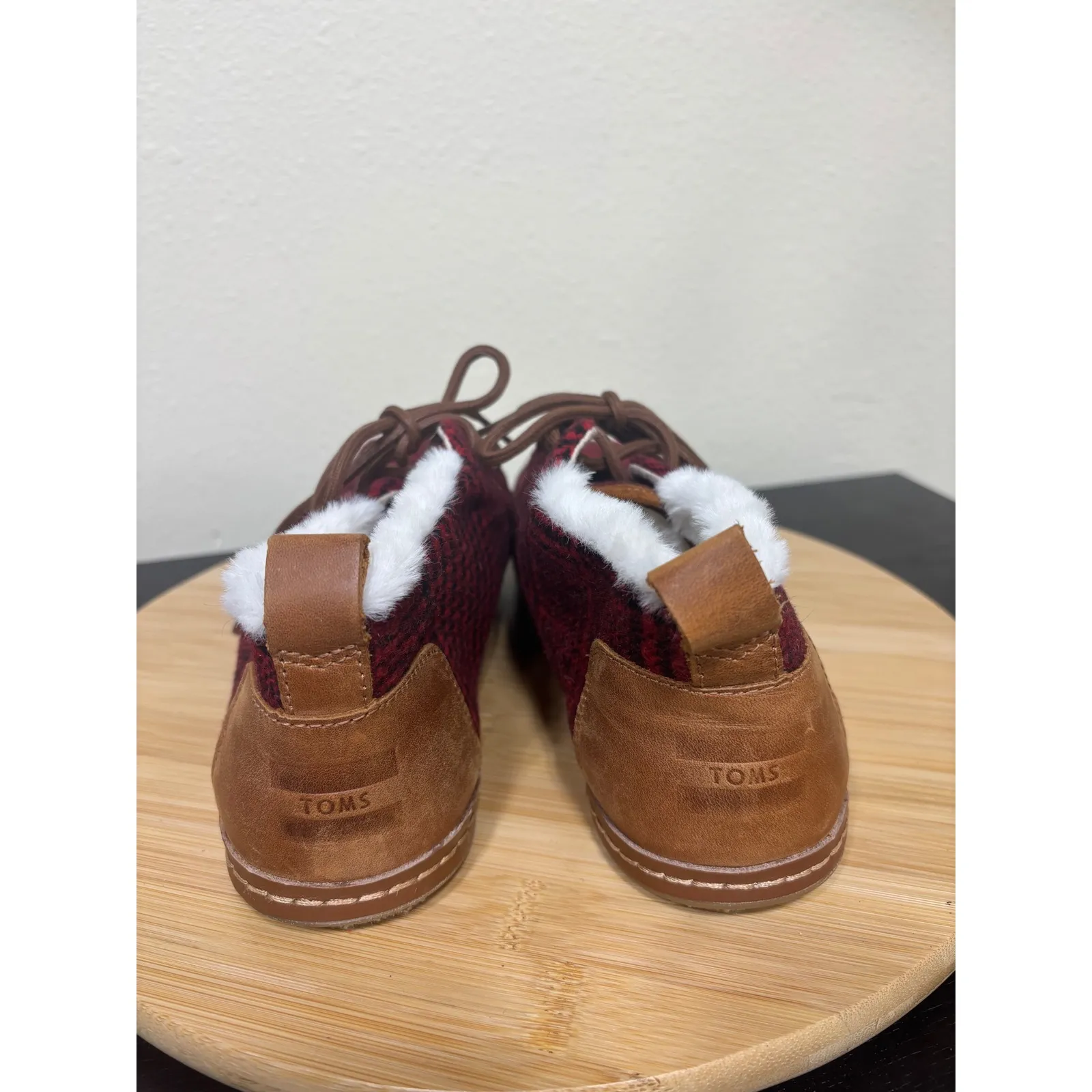Toms Bota Booties Size 9 Women's Chukka Red Plaid Felt Fur Lined Lace Up Boots - Image 4