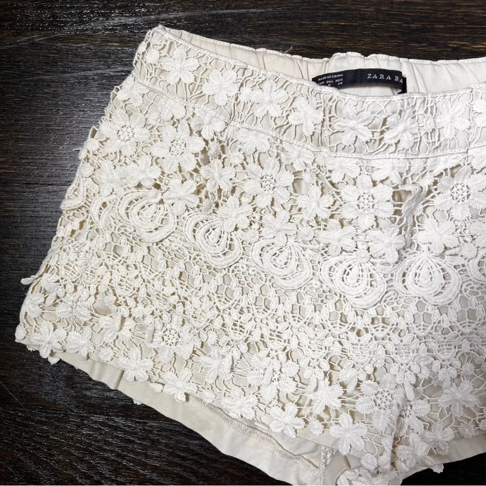 Zara Cream Lace Dressy Short Shorts - Image 3