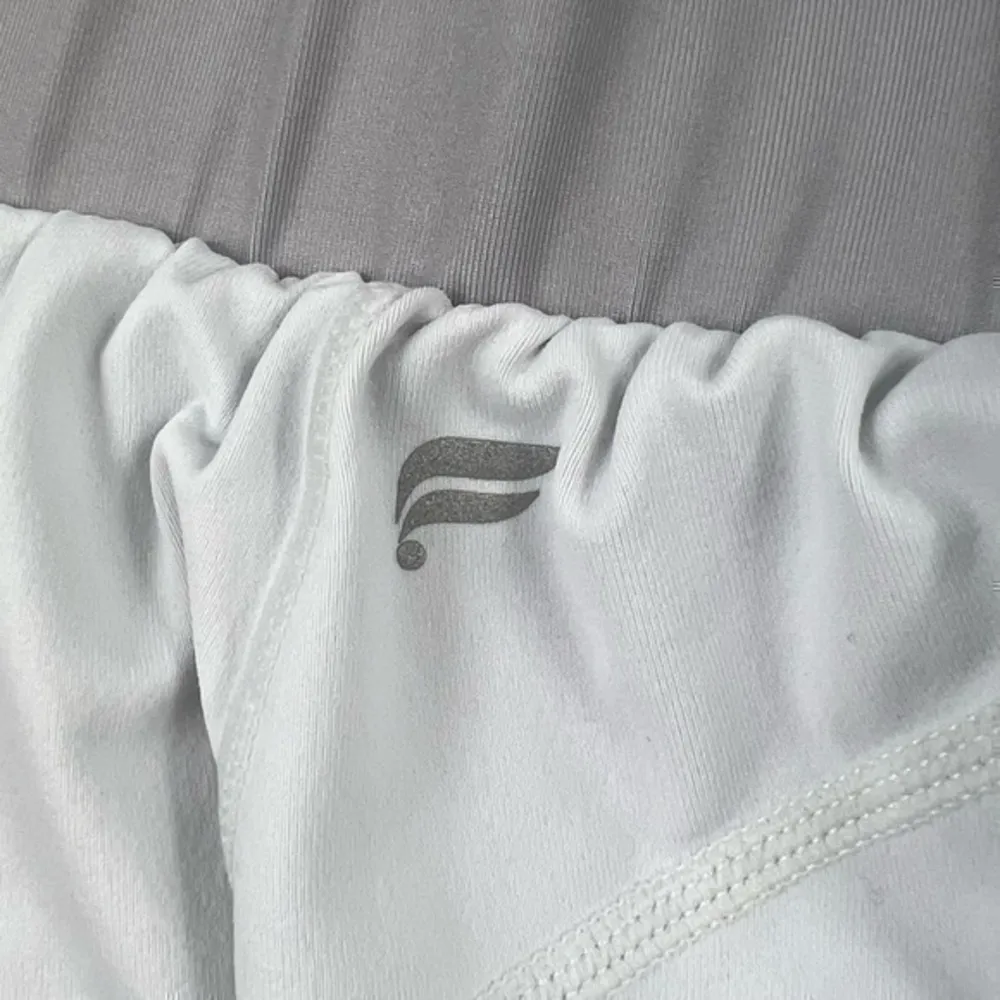 Fabletics  shorts size XL - Image 4