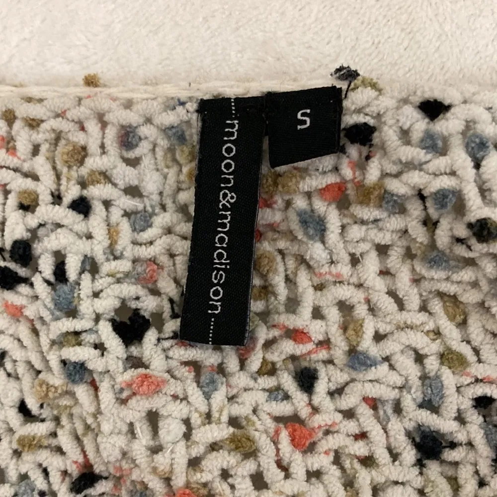 Moon & Madison Womens Cropped Sweater Size Small - Image 7