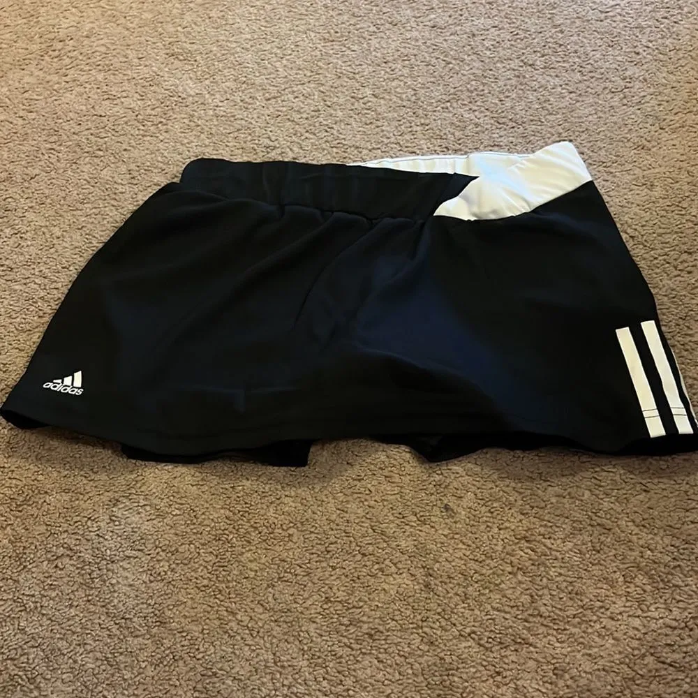 Adidas response tennis skort small - Image 2