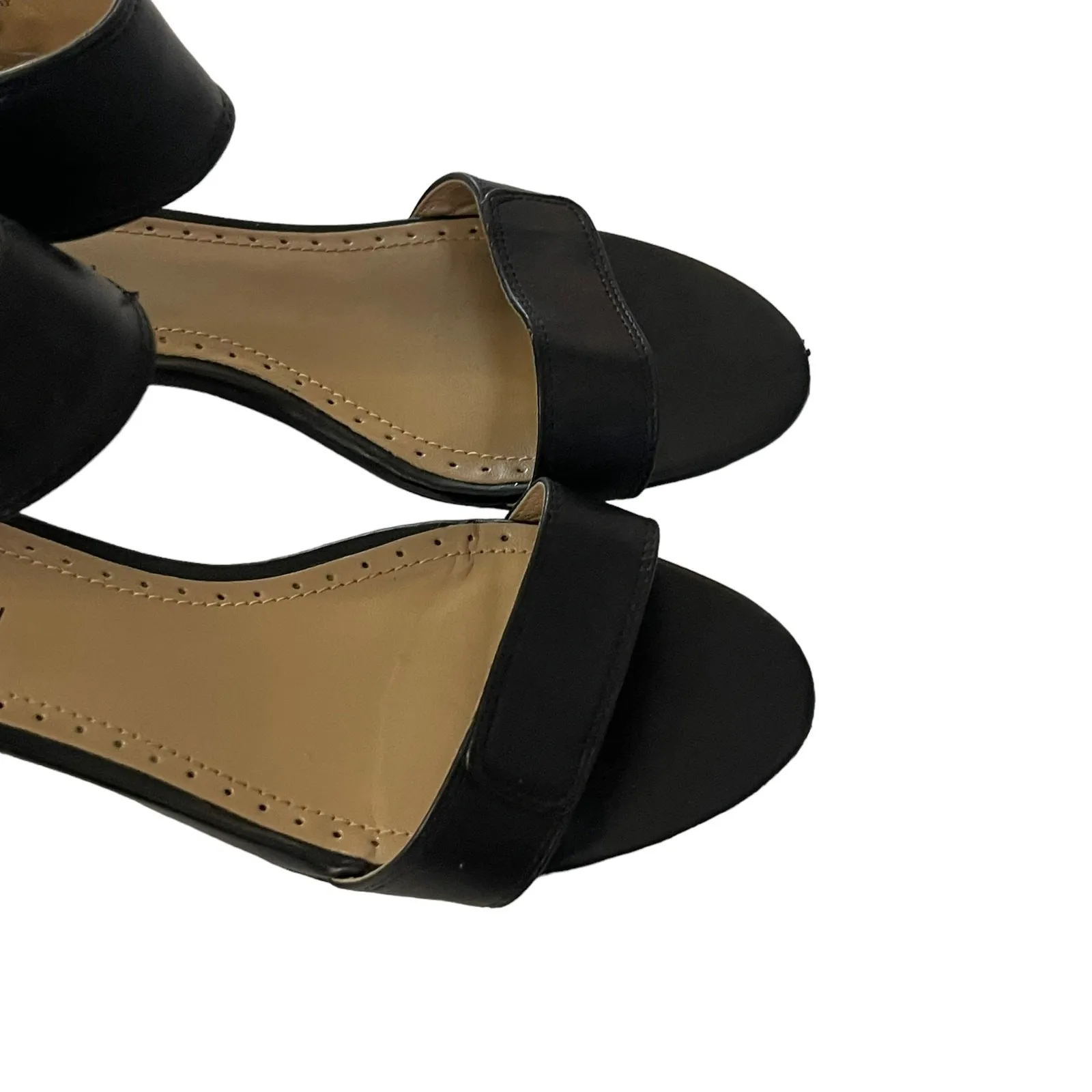 Adrienne Vittadini Women's Size 8 Black Leather Ankle Strap Low Heel Sandals - Image 3