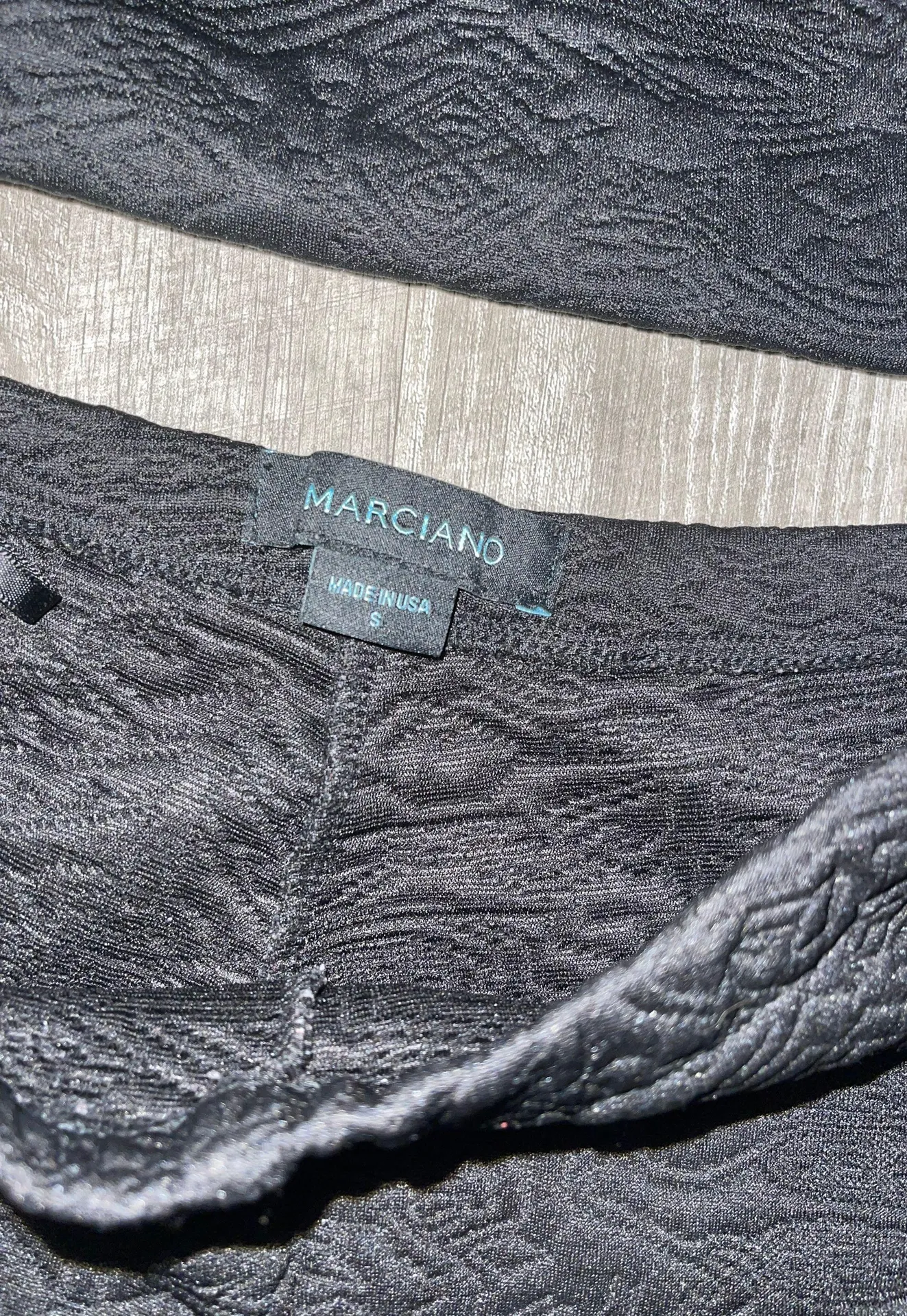 3-piece Long Sleeve Crop Top Plus Scarf And High Waisted Legging Set  - Image 5