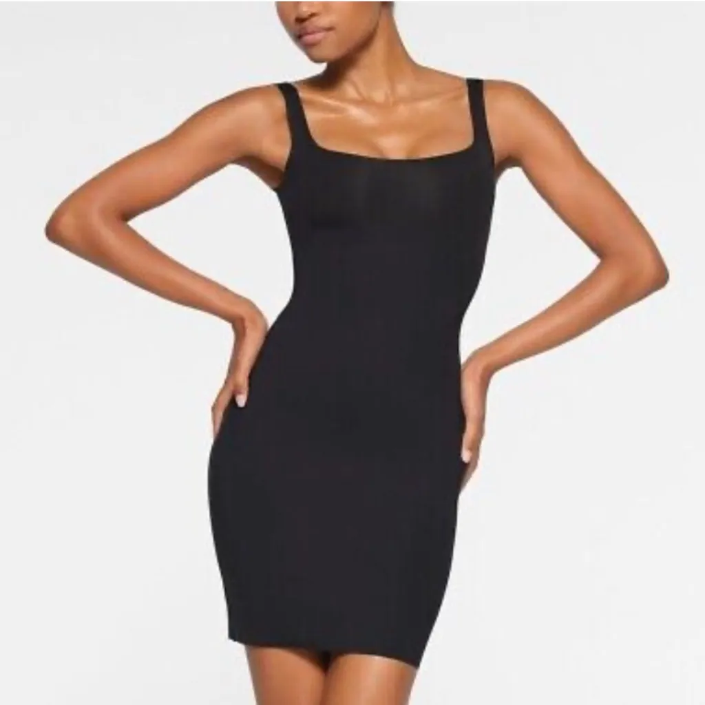 SKIMS BODY TANK DRESS black ONYX built in shapewear balconette top M - Image 2
