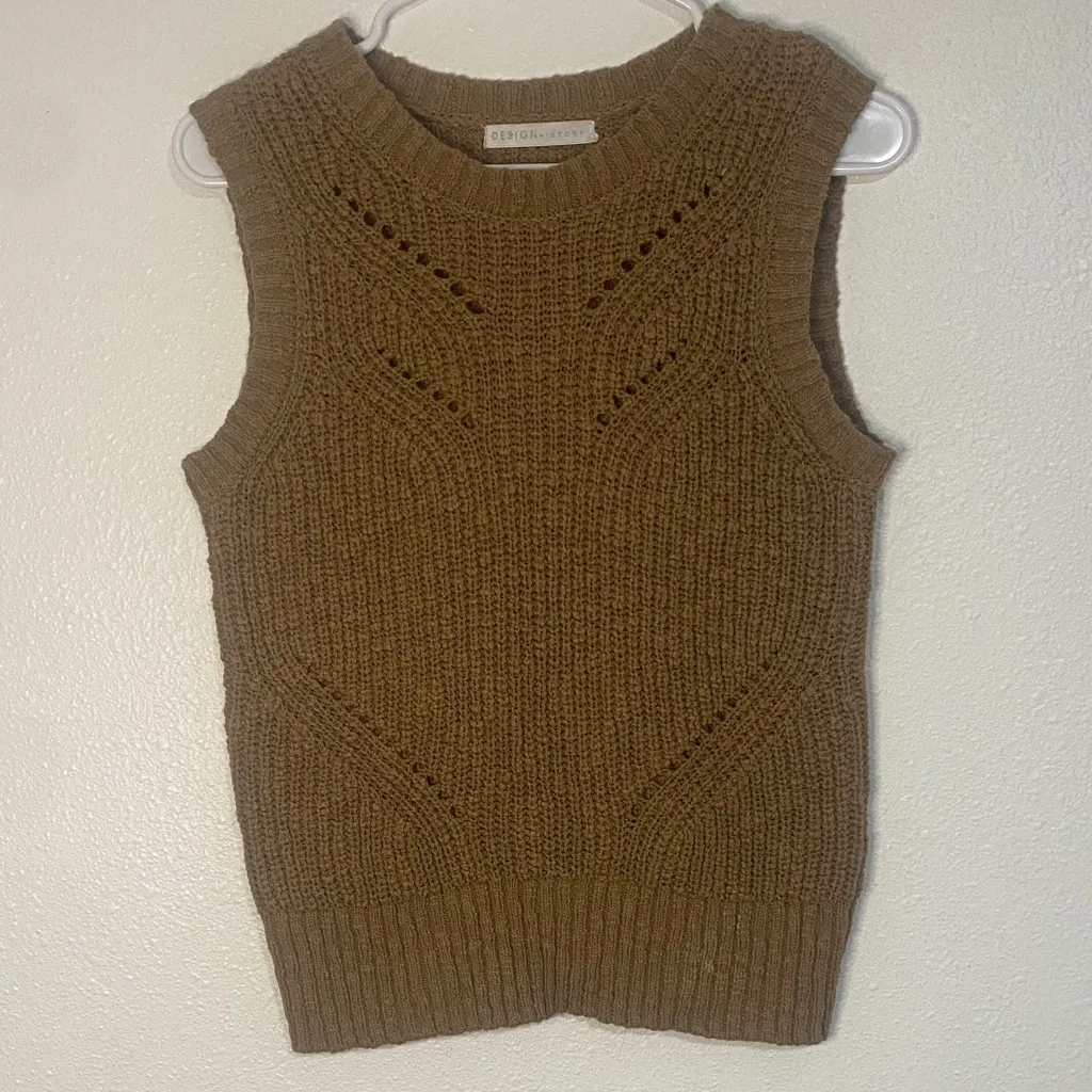 Design History Tan Sleeveless Knit Sweater - Image 2