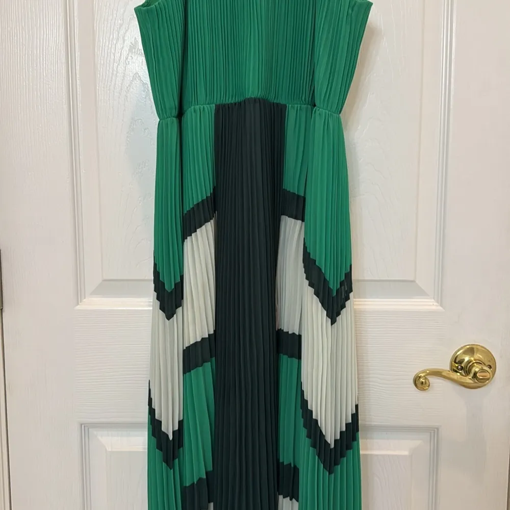 Ted Baker London Nellina Pleated Midi Dress 4 (US Size 10) - Image 5