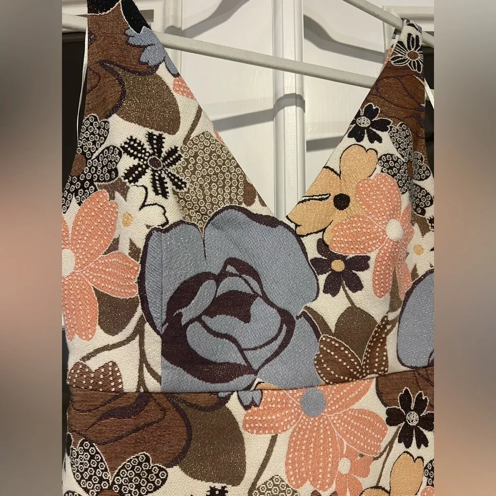 LAST CHANCE Zara floral metallic flare v neck dress - Image 5