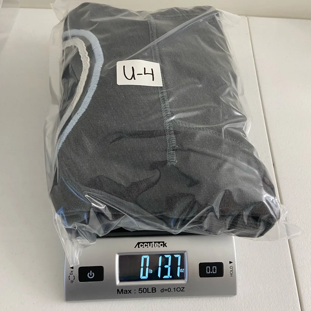 Hollister‎ women’s gray embroidered patch decal pullover hooded sweatshirt small - Image 9