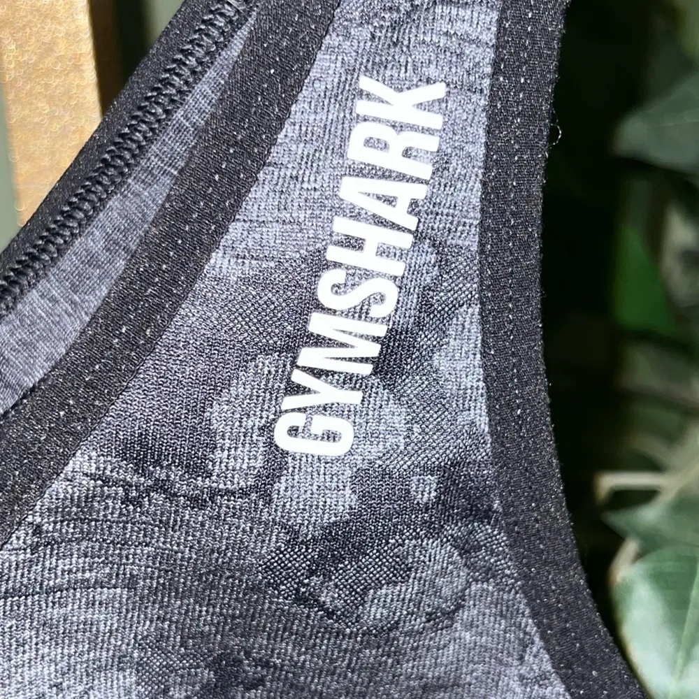GYMSHARK Adapt Camo Sports bra Size Small - Image 2