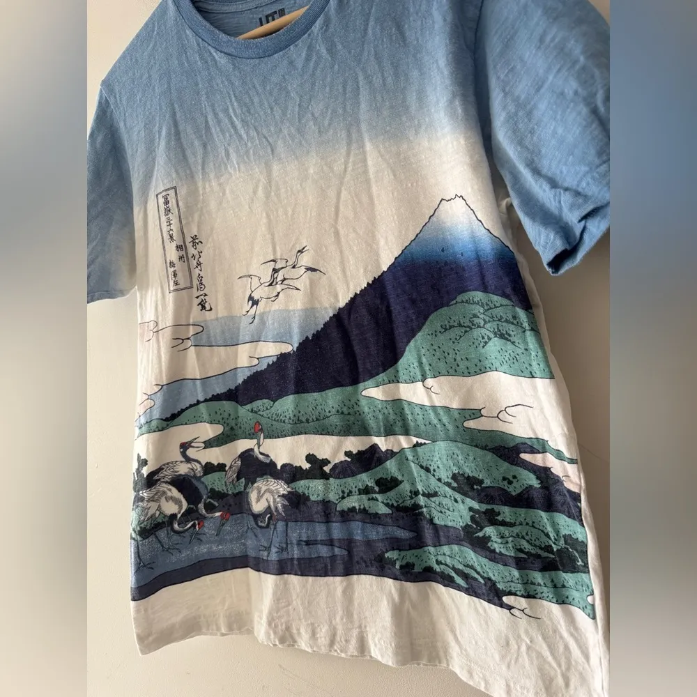 Hokusai Blue x Uniqlo Shirt Mens Blue White Graphic T-Shirt Japanese Pop Art - Image 2