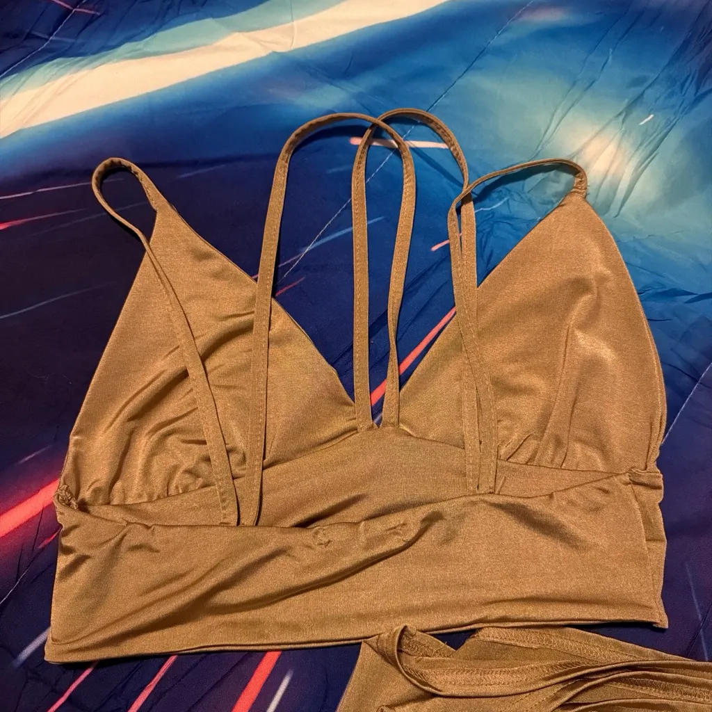 Boohoo Tan/Champagne/Gold Wide Leg Pants & Bralette Set size 10UK 6US or S - Image 3