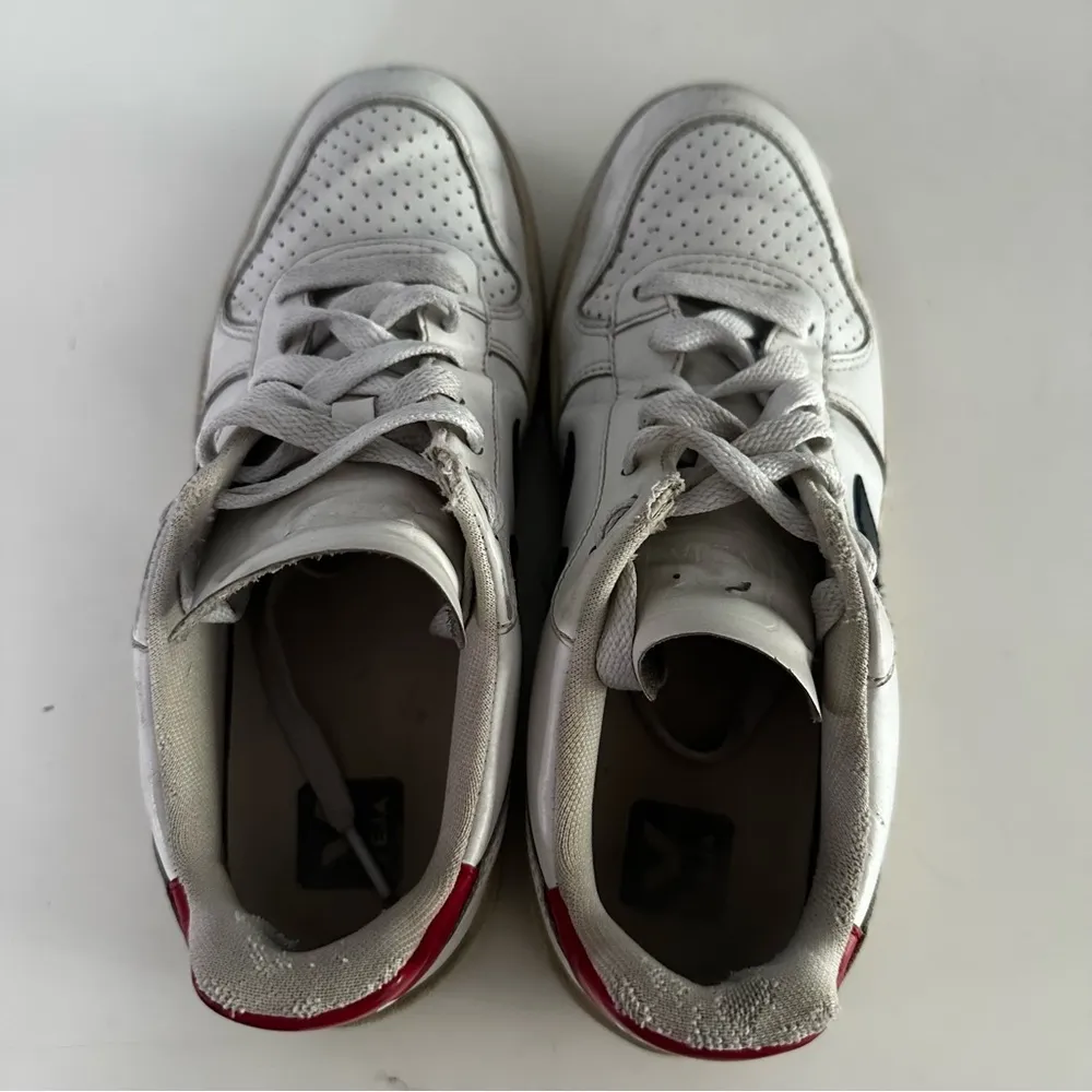 White and Black Sneakers‎ - Image 4