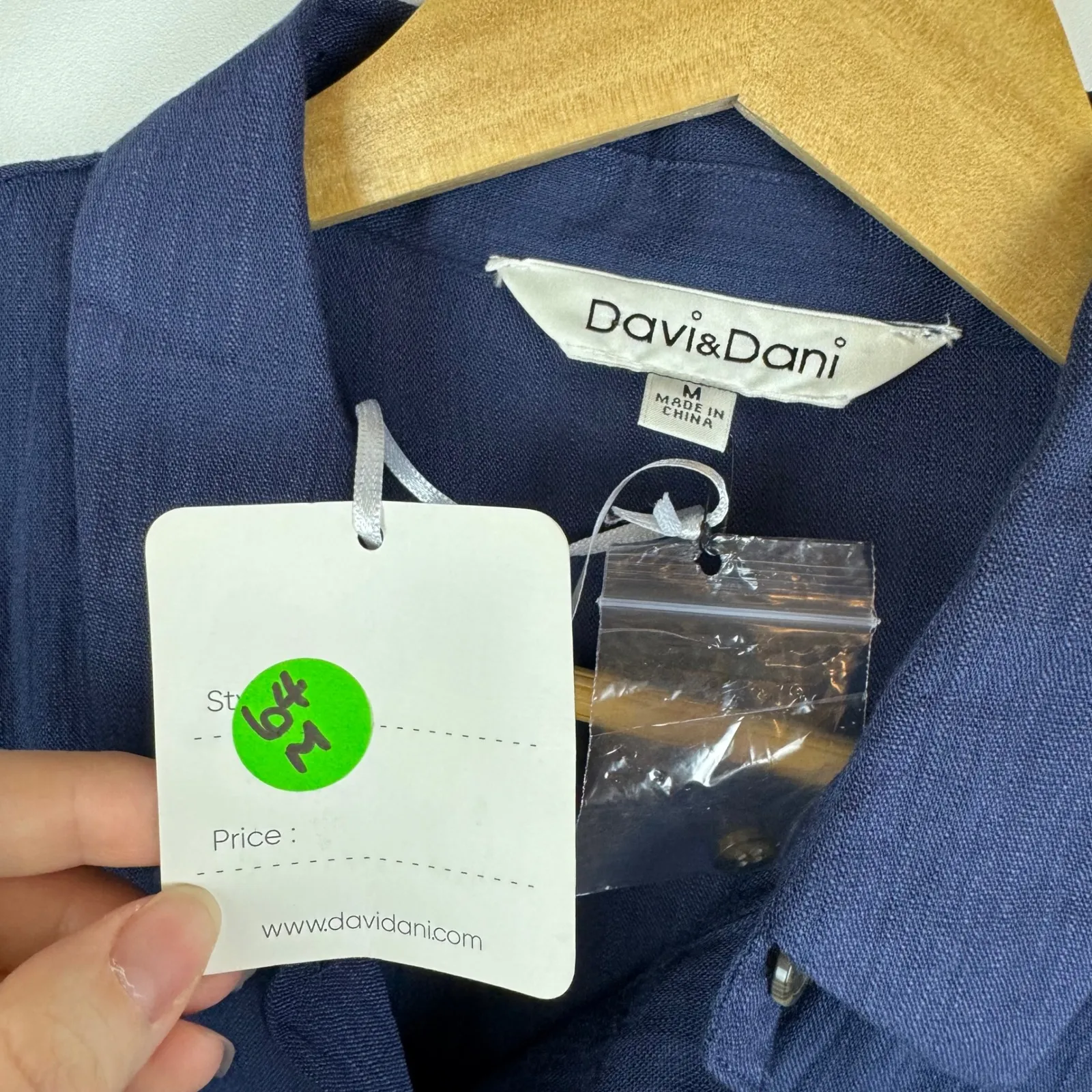 NWT Davi & Dani‎ Button Down Tunic Top Medium Blue Peplum Hem Pockets Lagenlook - Image 6