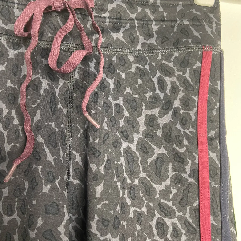 THE UPSIDE Snow Leopard Drawstring Leggings Small Gray - Image 5
