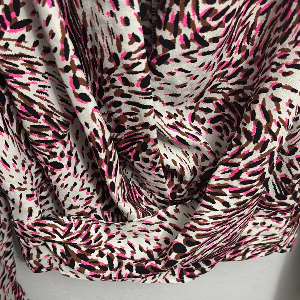 Express Women's Pink and Black Patterned Top - Image 4