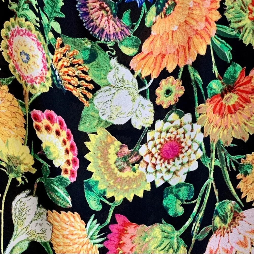 Investments Top Blouse Vivid Floral Tie Detailing Short Sleeve Scoop Neck Large - Image 5