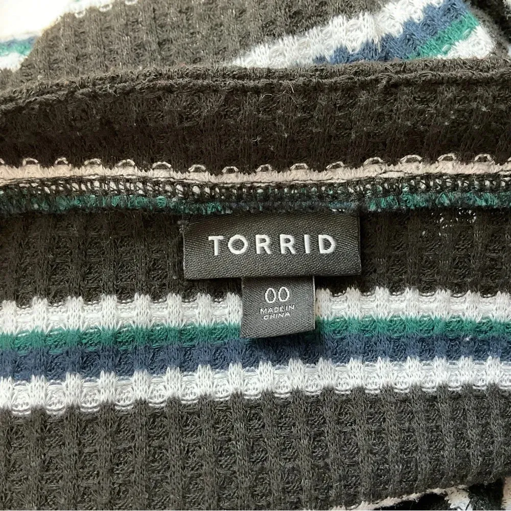 Torrid Knit V Neck Lace Up Long Sleeve Top Size 00 - Image 5