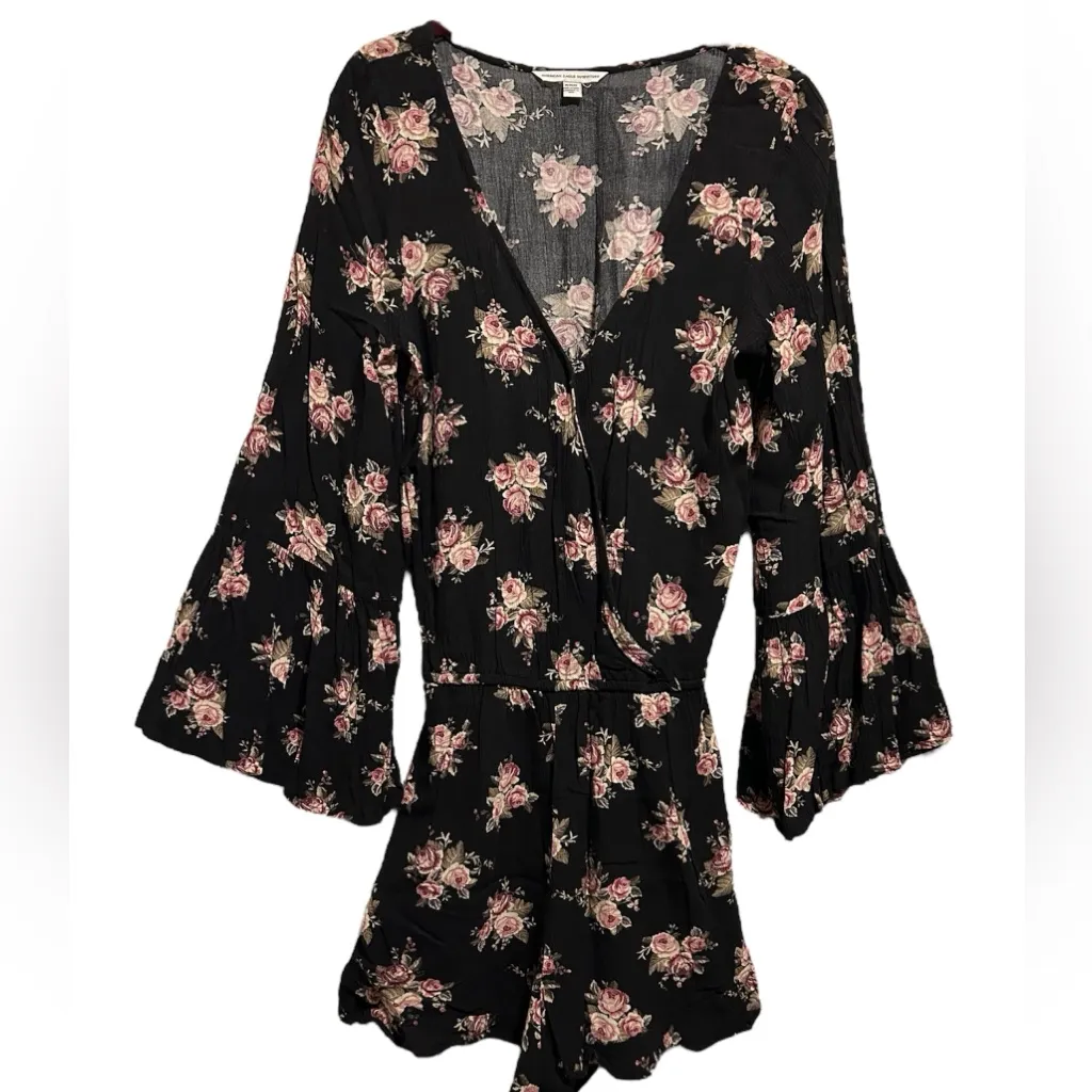 NWOT..American Eagle Outfitters Black Floral Boho Romper Medium - Image 2